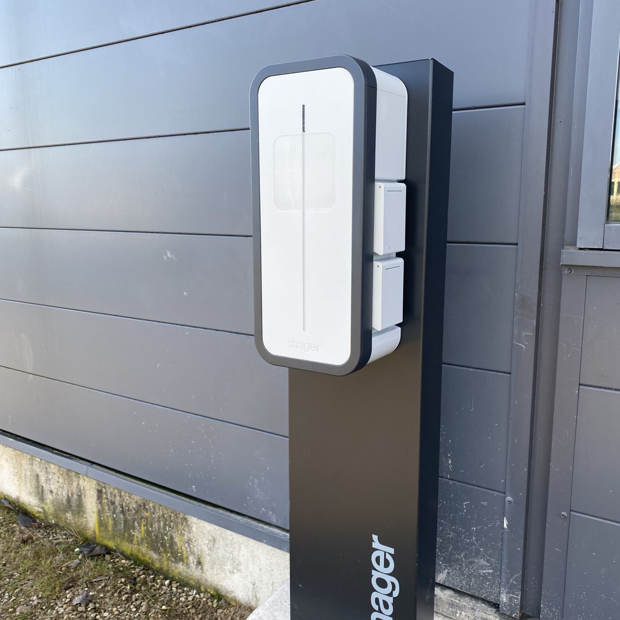Borne de charge Cernay
