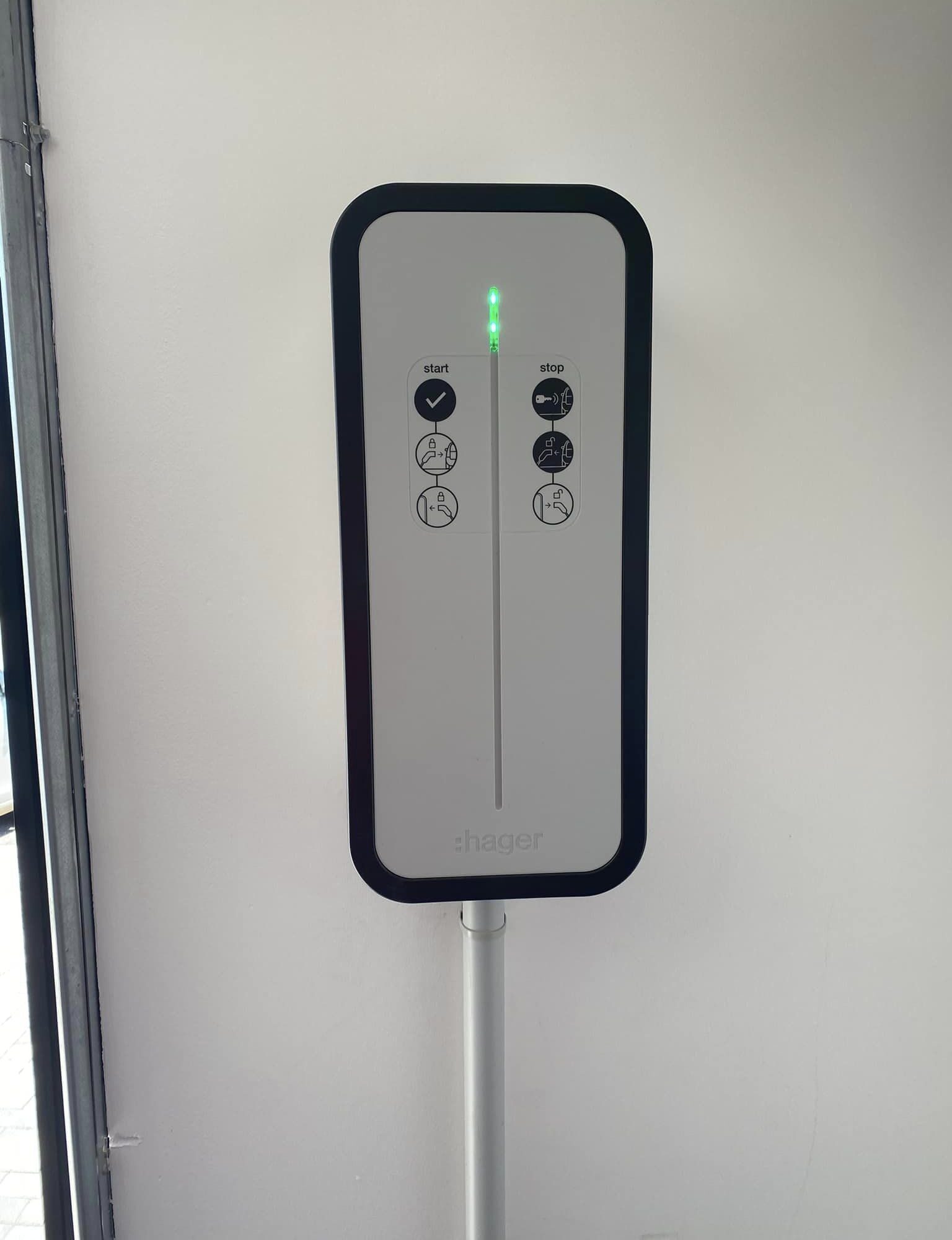 BORNE2 1536X2000 | J2E Elec Entreprise d’électricité générale, borne de recharge et VMC près de Colmar et Sélestat Colmar 0