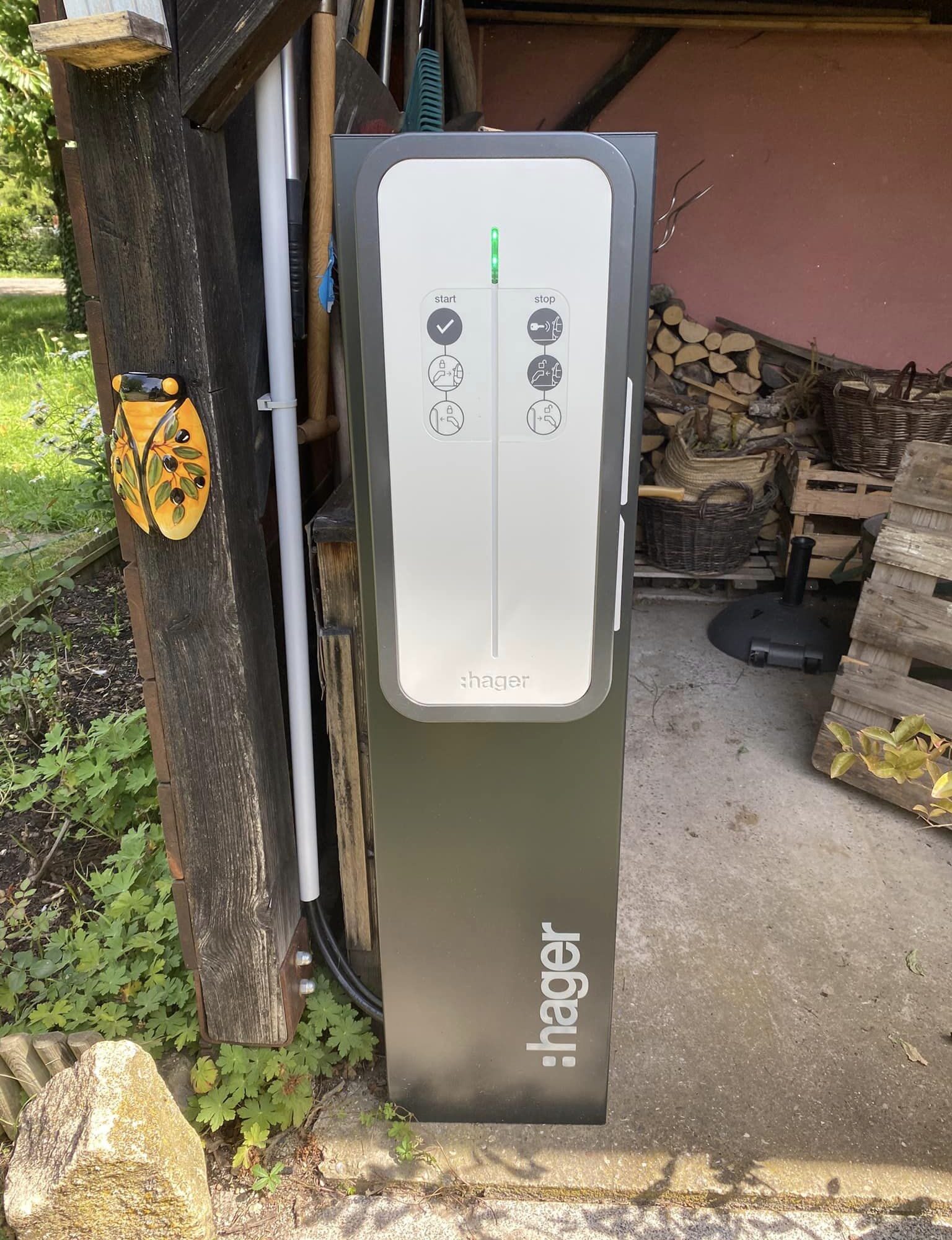 BORNE4 1536X2000 | J2E Elec Entreprise d’électricité générale, borne de recharge et VMC près de Colmar et Sélestat Colmar