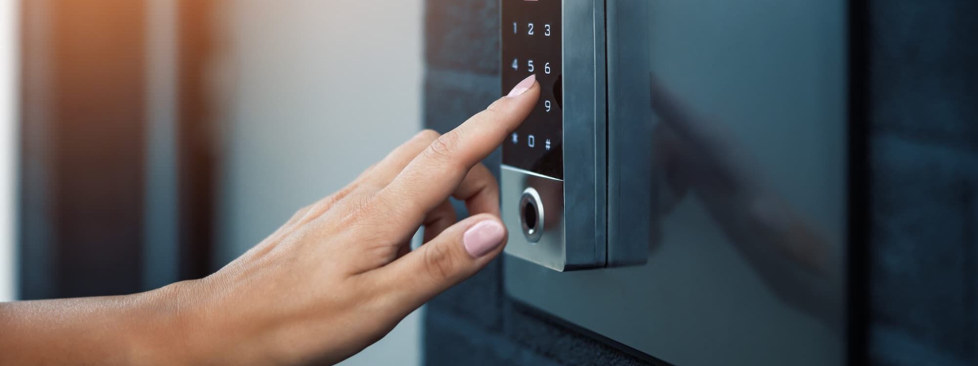 ALARME4 2000X750 | J2E Elec Comment choisir un système d’alarme pour votre entreprise ? Pfastatt